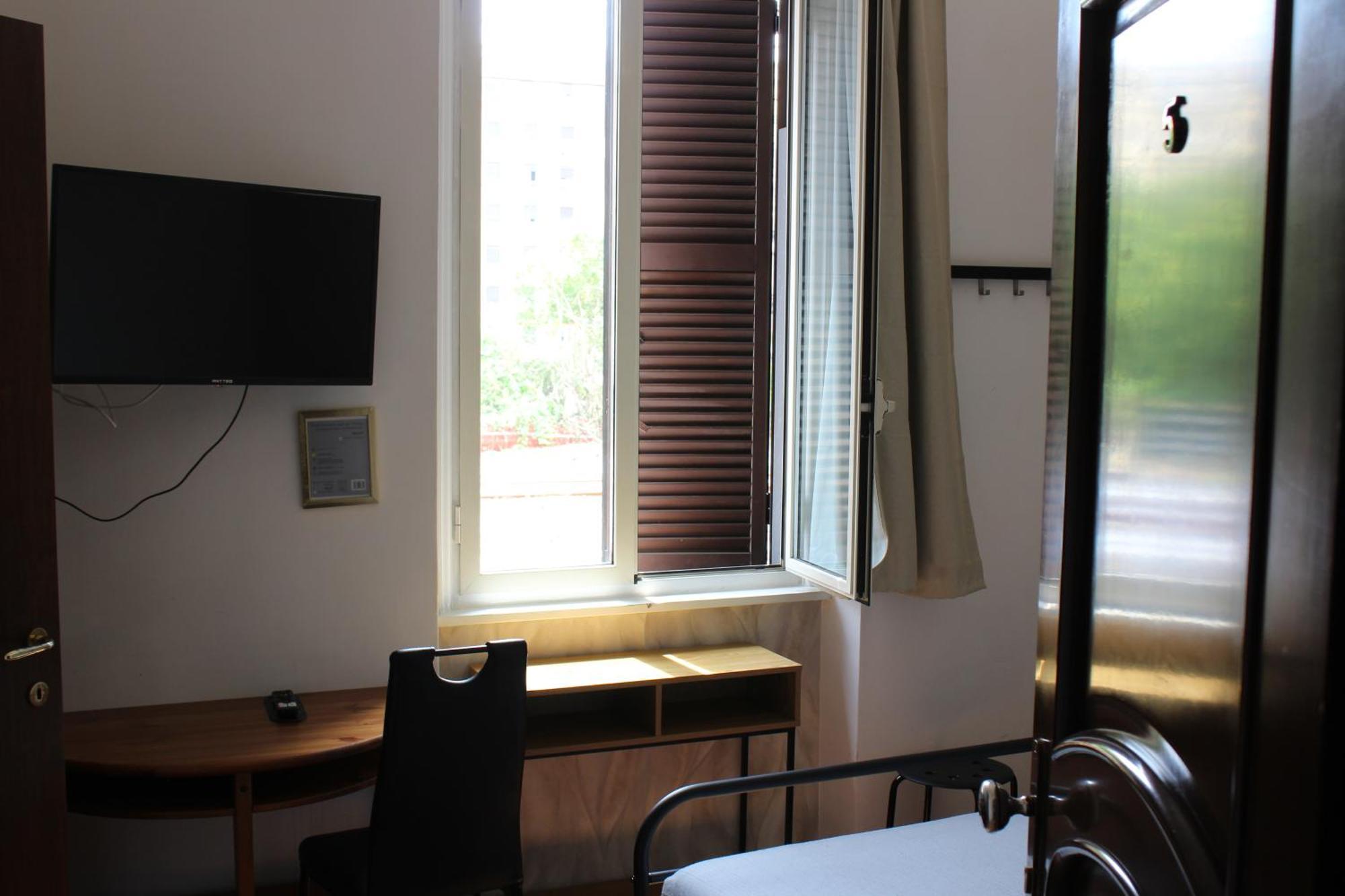 Guest house Piramide *